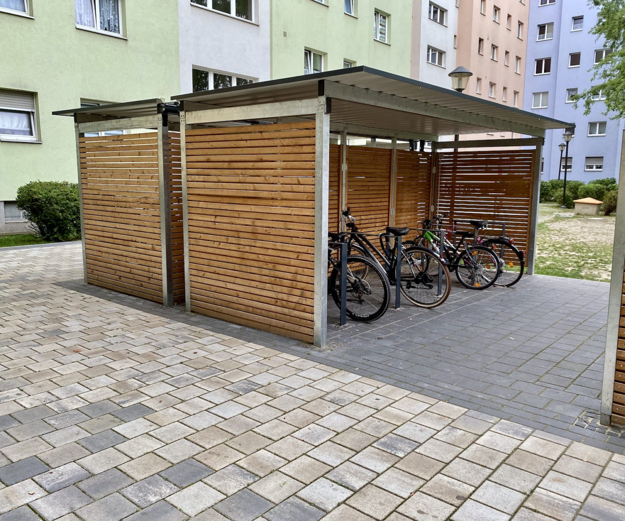 Fahrradüberdachungen Lärchenholz