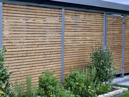 Carports und Fahrradüberdachungen – Seitenwand Holzlattung waagerecht blickoffen