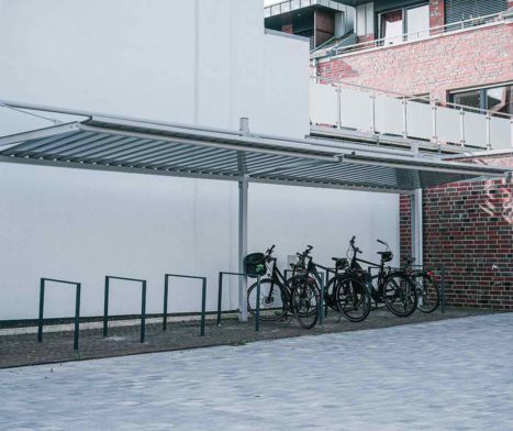 Fahrradüberdachung mit Fahrradständern
